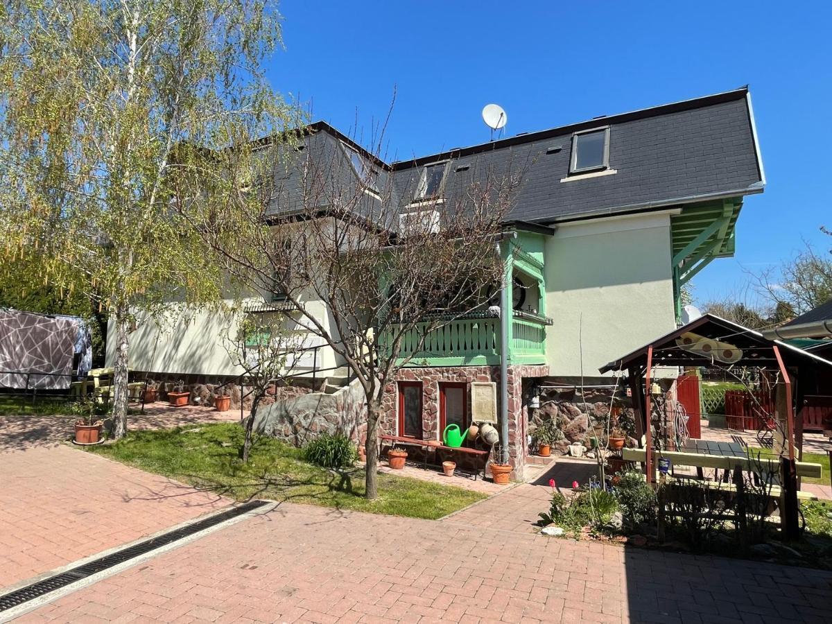 Tamas Apartman Balatonfoeldvar Sziveben- Egesz Evben Nyitva! 外观 照片